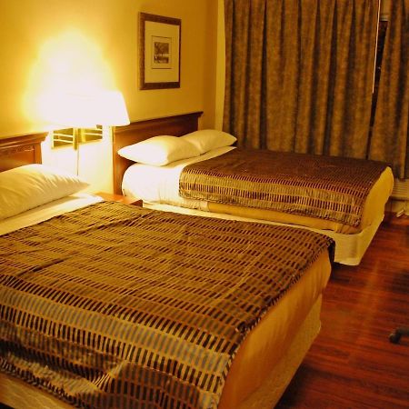 Chomedey Inn Laval Kültér fotó
