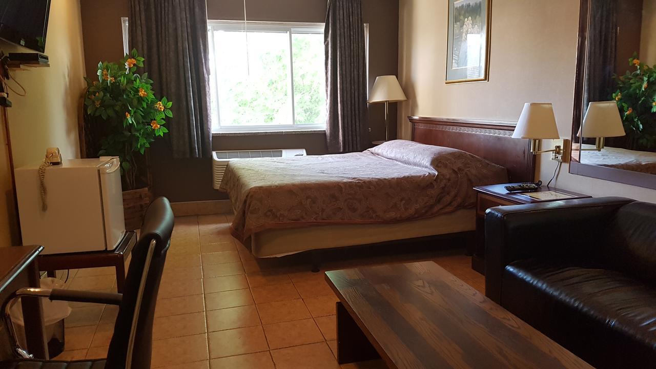 Chomedey Inn Laval Kültér fotó