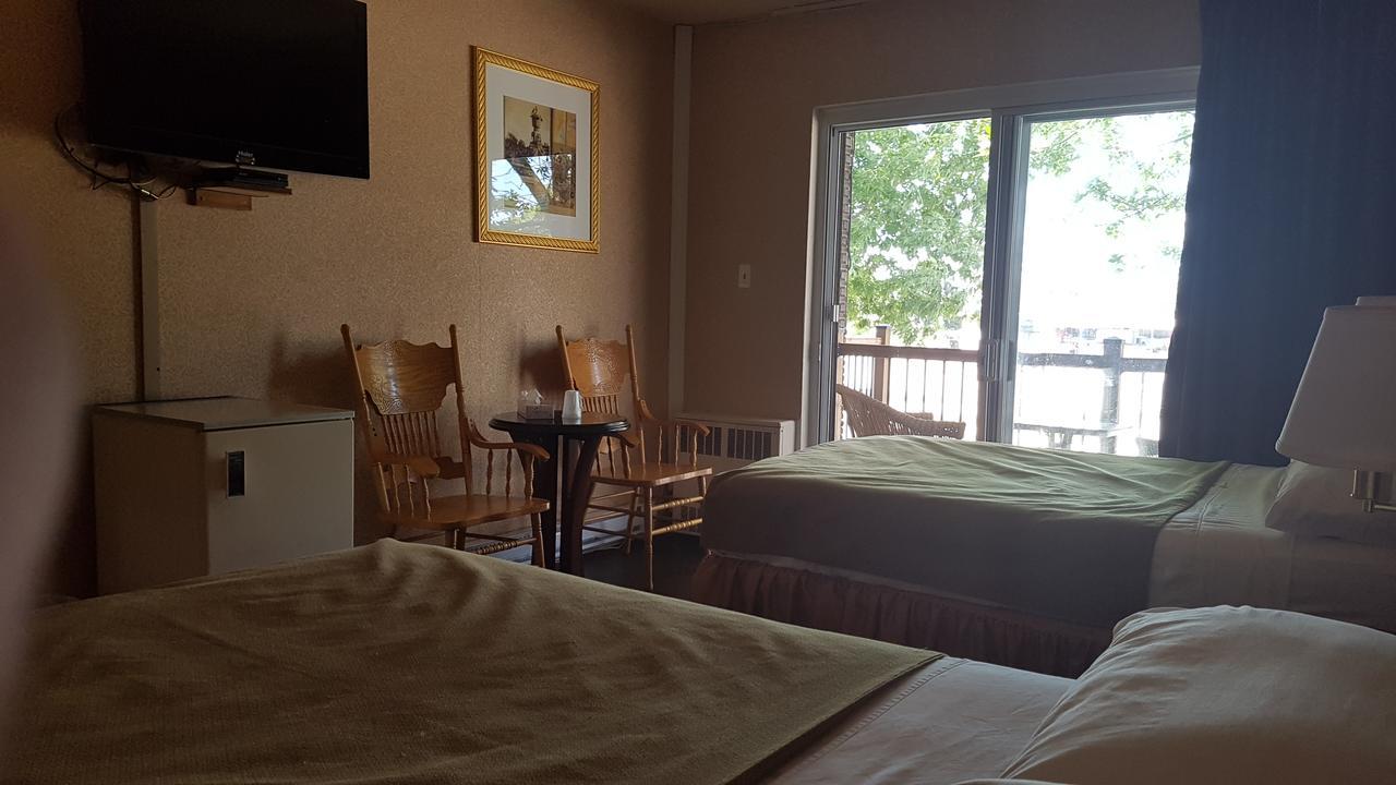 Chomedey Inn Laval Kültér fotó