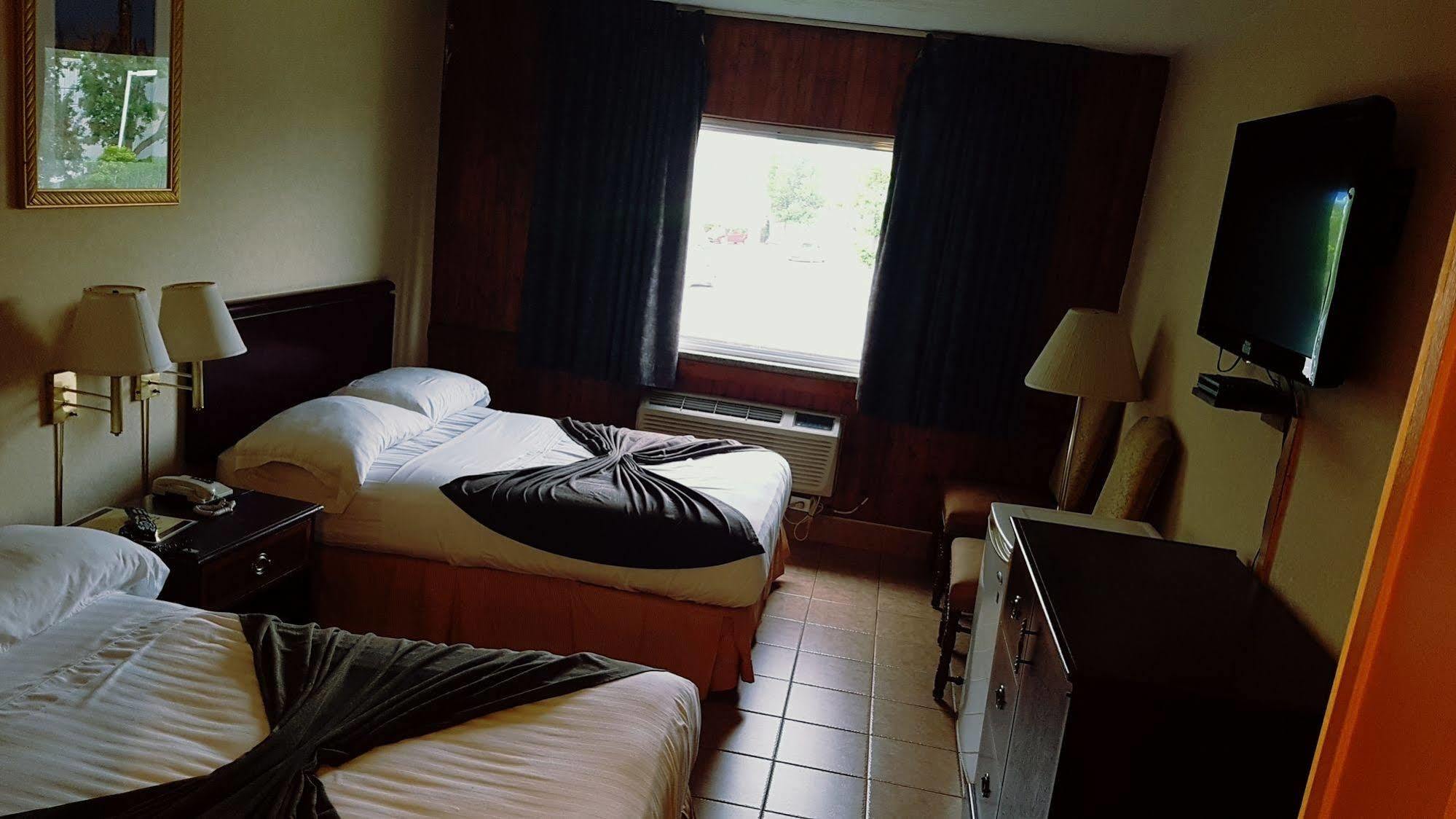 Chomedey Inn Laval Kültér fotó