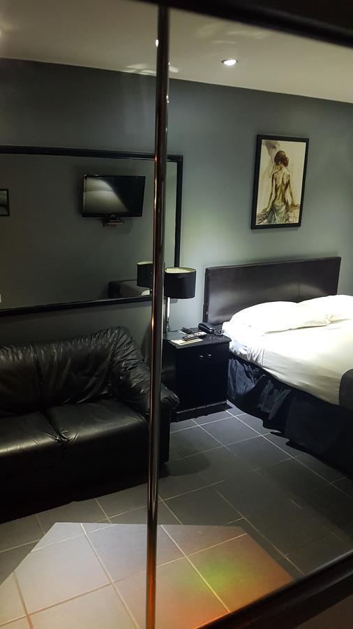 Chomedey Inn Laval Szoba fotó