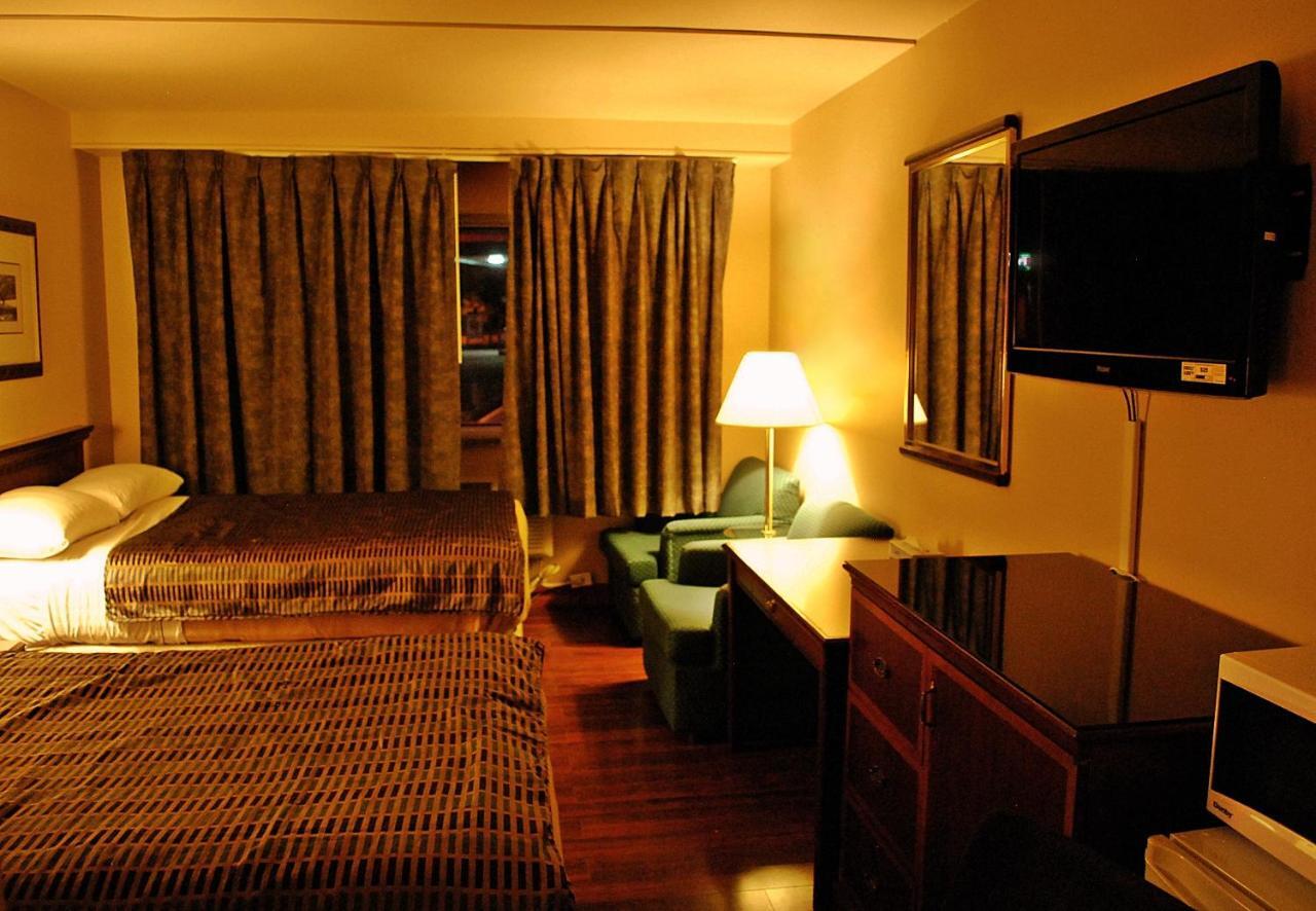 Chomedey Inn Laval Szoba fotó