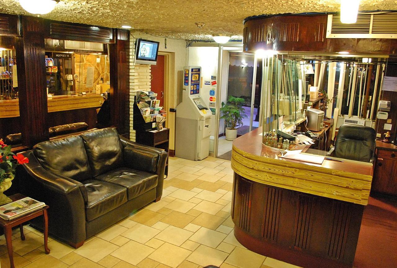 Chomedey Inn Laval Kültér fotó