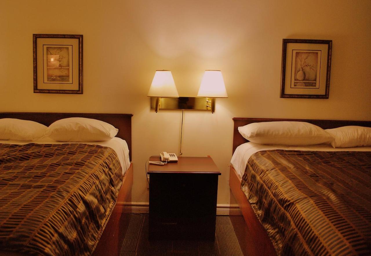 Chomedey Inn Laval Szoba fotó